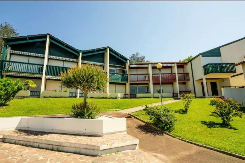 Апартаменти Caporizon-Baillenia-T1 Vue Montagne - Piscine St Jean De Luz Сен-Жан-де-Люз Екстер'єр фото