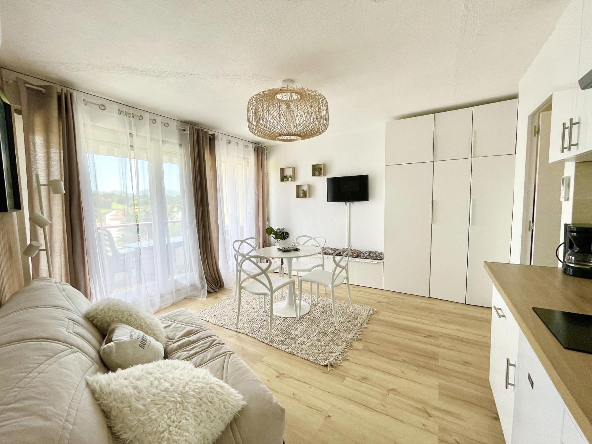 Апартаменти Caporizon-Baillenia-T1 Vue Montagne - Piscine St Jean De Luz Сен-Жан-де-Люз Екстер'єр фото